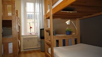 Basic-Vierbettzimmer