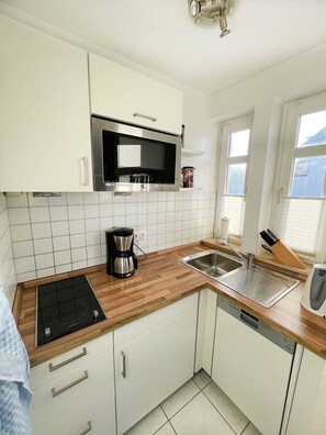Microwave, dishwasher
