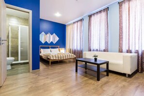 Deluxe Room, 1 Double Bed, Private Bathroom | Soundproofing, iron/ironing board, free WiFi