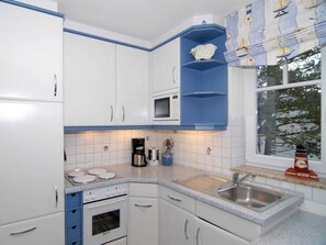 Kühlschrank, Mikrowelle, Ofen, Geschirrspüler