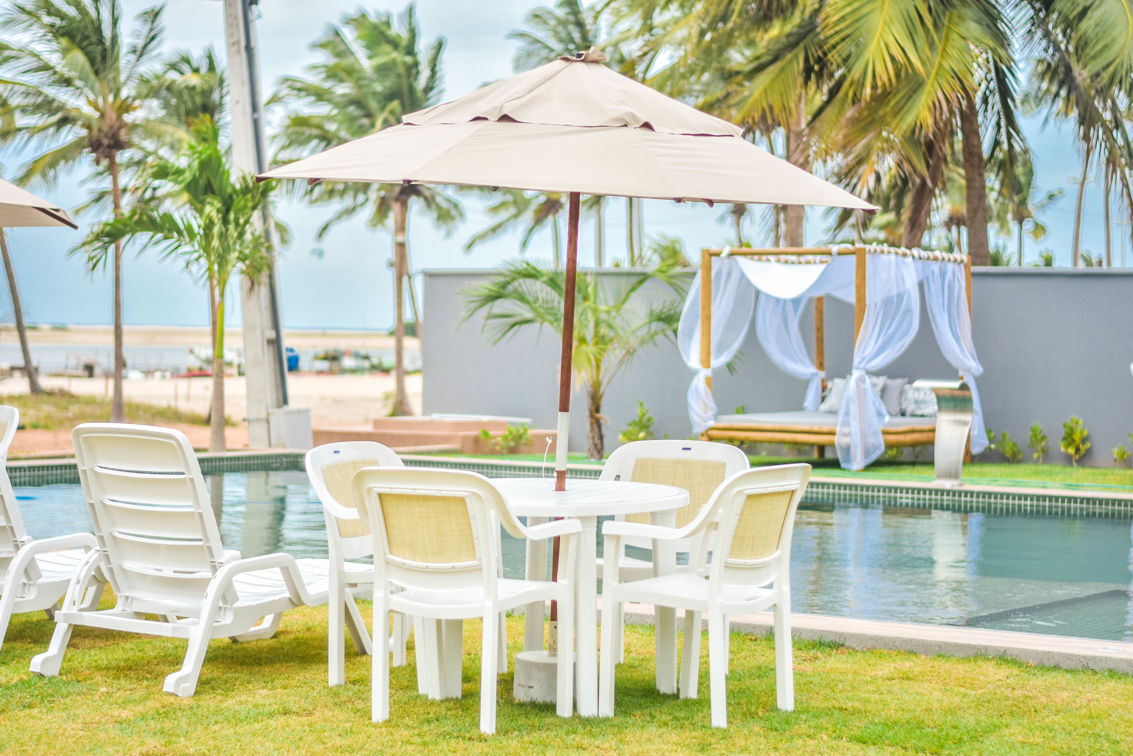 indoor pool, open 6:00 am to 10:00 pm, pool loungers