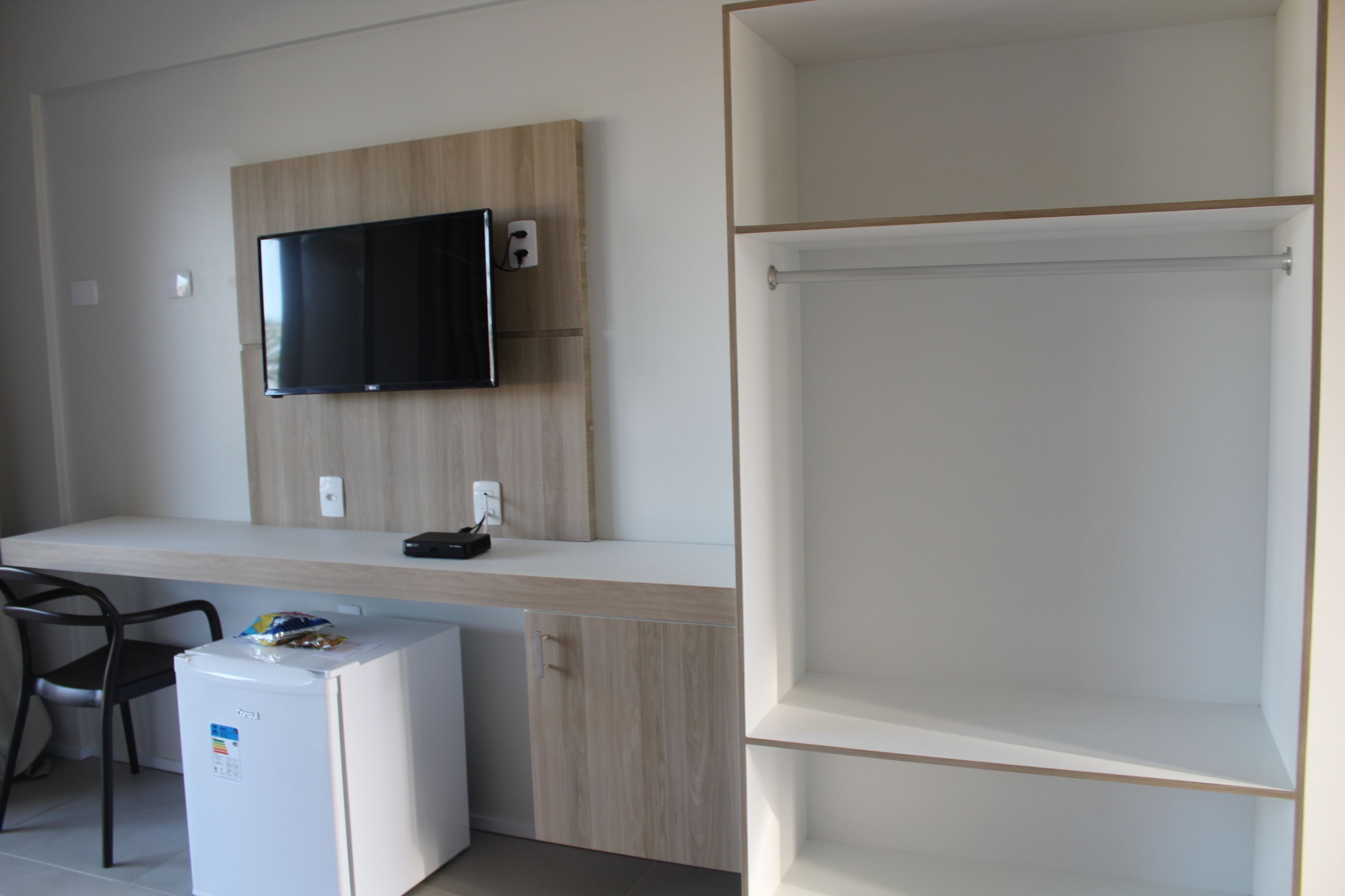 blackout curtains, free wifi, bed sheets