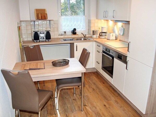 Køleskab, mikrobølgeovn, ovn, opvaskemaskine