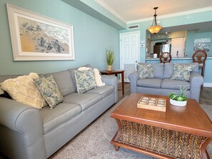 Smart TV, fireplace, ping pong - Emerald Beach 4th Fl. Beachfront Balcony. Family Friendly. Food. Bar. Starbucks. (Panama City Beach)