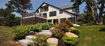 Sunny Popham Beachfront House ligger på den beste stranden i Maine