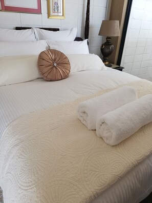Deluxe Apartment | 2 bedrooms, blackout drapes, free WiFi - The Advocate Suites (Maseru)