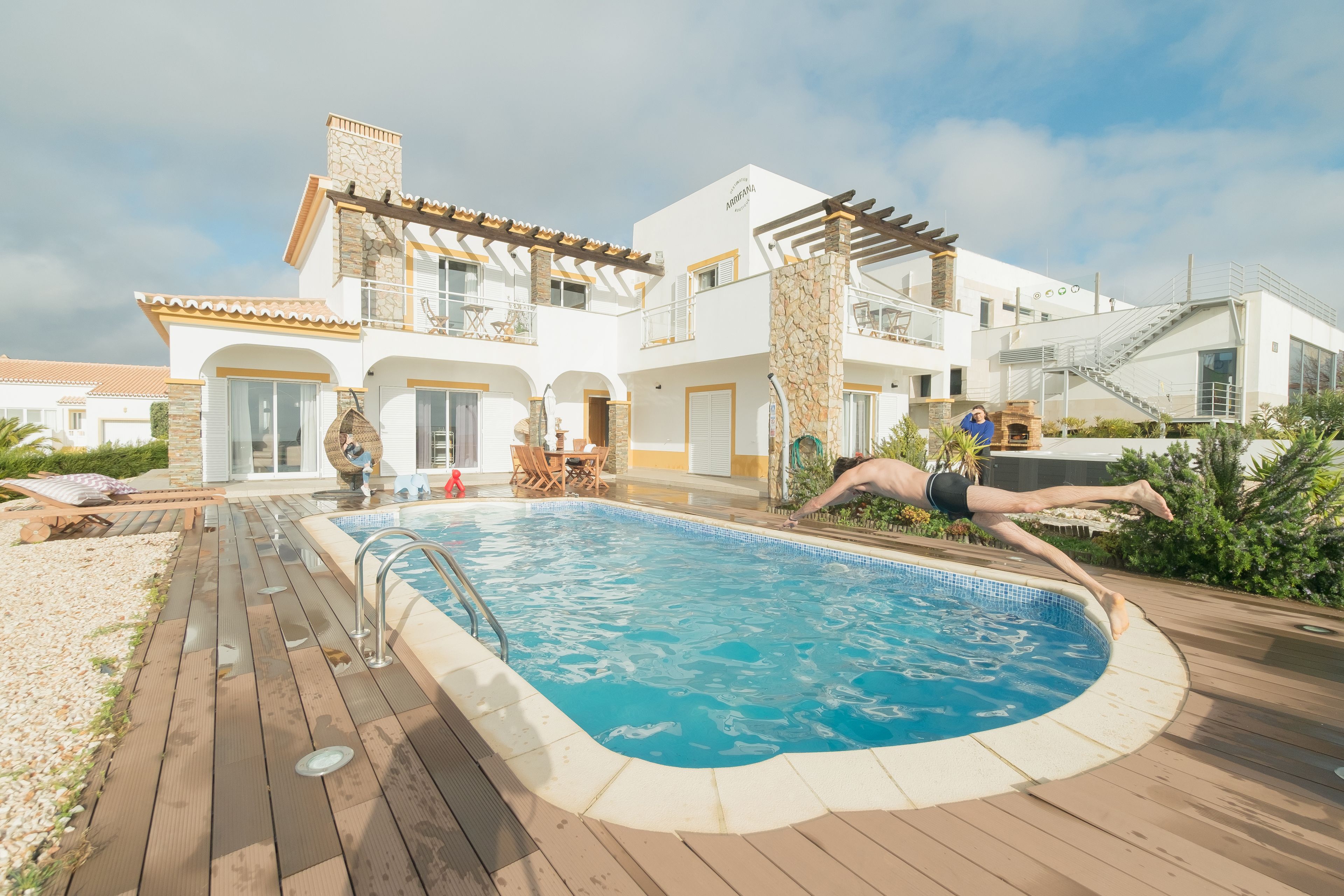 2 outdoor pools, pool loungers