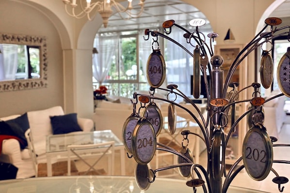 Lobby sitting area - Hotel Santiago (Cervia)