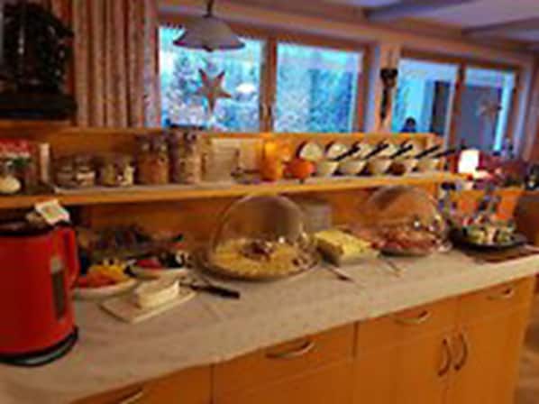 Desayuno bufé gratuito y diario
