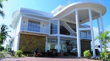 Mặt tiền nơi lưu trú