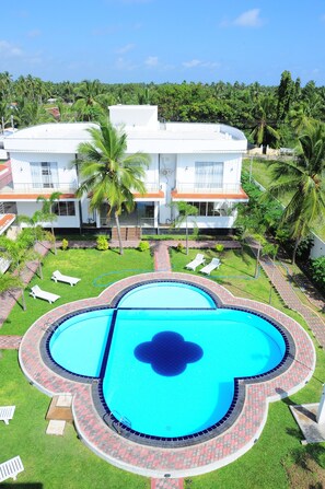 Outdoor pool - Sunstar Nilaveli (Nilaveli)