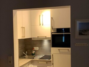 Køleskab, mikrobølgeovn, ovn, opvaskemaskine