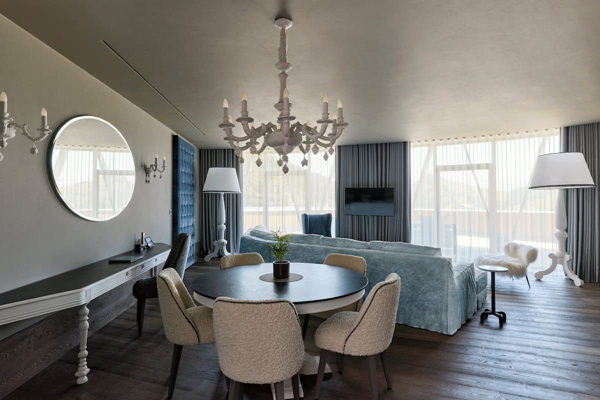 Suite Deluxe (Chalet) | Roba de llit d'alta qualitat, cobrellits i minibar