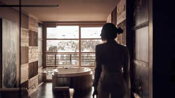 Separate tub and shower, deep soaking tub, rainfall showerhead