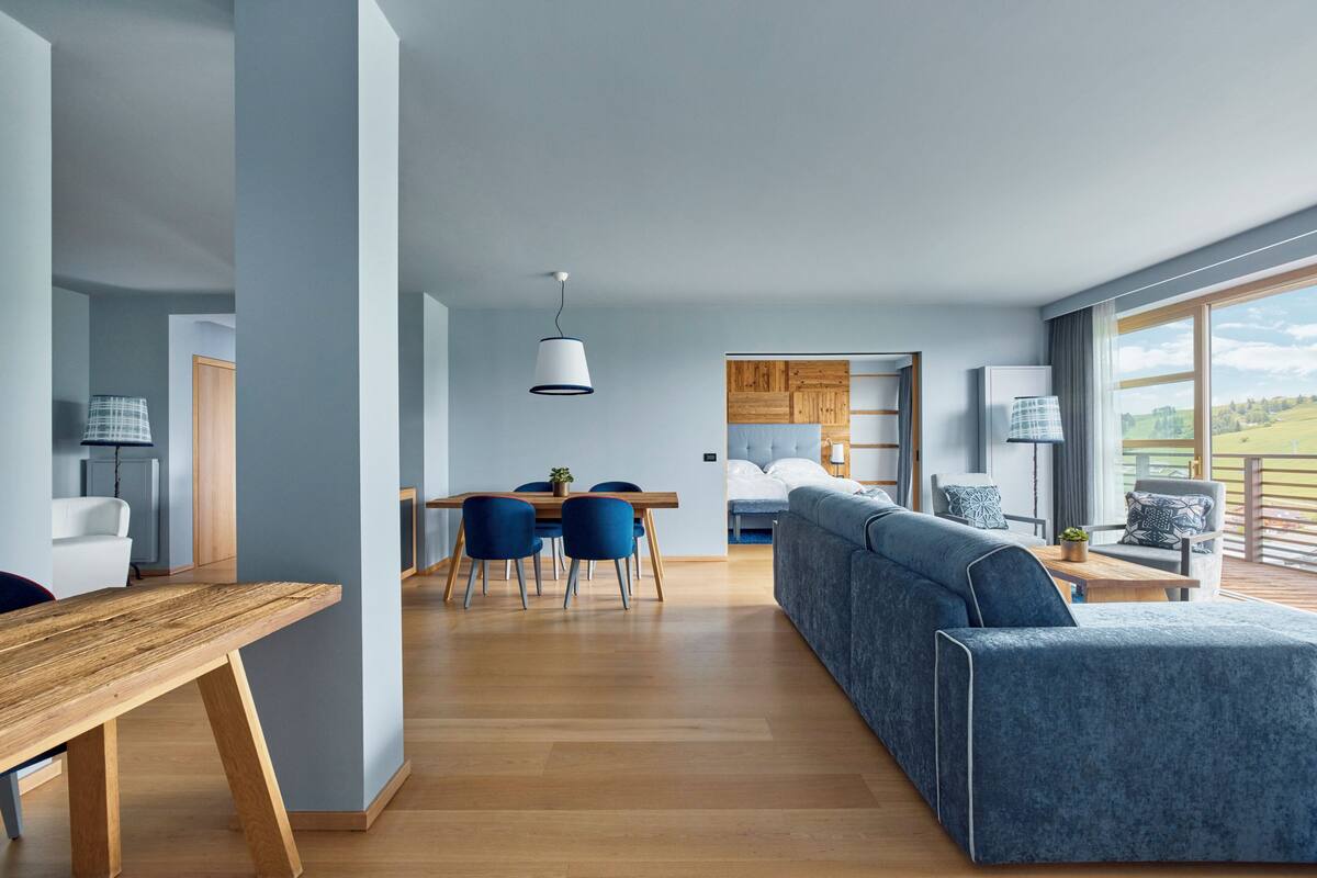 Suite (Como) | Peralatan tempat tidur premium, gebar bulu kapas, bar mini 