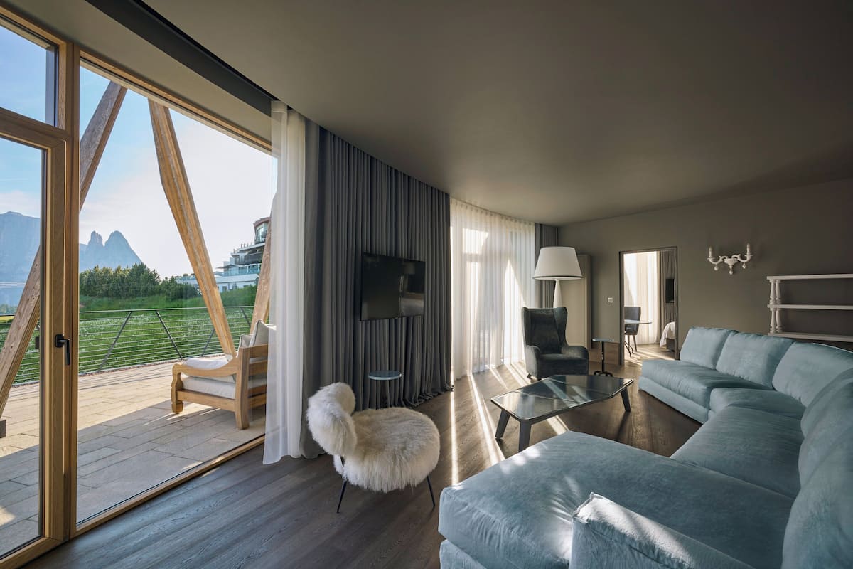 Suite (Dolomites Chalet) | Peralatan tempat tidur premium, gebar bulu kapas, bar mini 