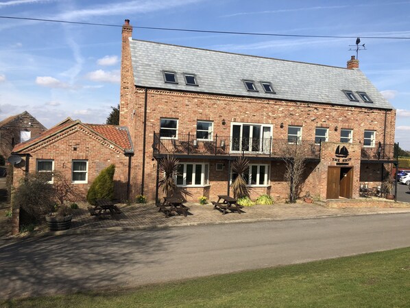 Front of property - The Ship Inn (Spalding)
