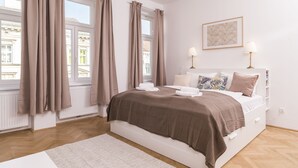 Estúdio empresarial, 1 cama Queen (incl. 40€ cleaning fee)