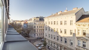 Estúdio empresarial, 1 cama Queen (incl. 40€ cleaning fee) | Vista para a cidade