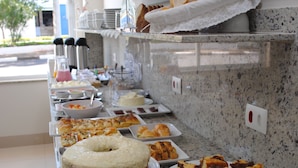 فطور كامل مجانًا يوميًا