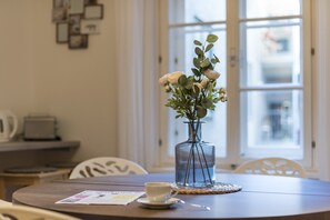 Design Apartment, 1 Bedroom, City View (incl. 60€ cleaning fee) | Living area | Flat-screen TV - Cozy Kunsthaus Graz by Welcome2Vienna (Graz)