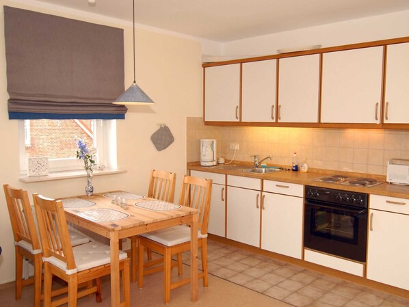 Fridge, oven