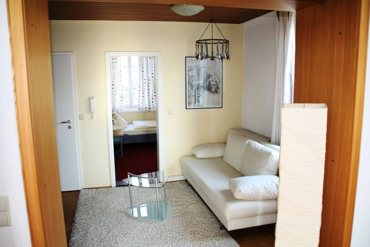 Apartment, Berbilang Katil | Ruang tamu | -21 cm televisyen skrin rata dengan kabel, TV