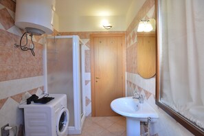 Bathroom - IzzHome Crispi (Pula)