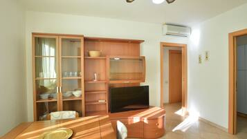 Apartemen Standar, 2 kamar tidur | Area keluarga | TV layar datar