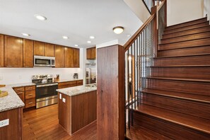 Casa, 4 habitaciones | Cocina privada | Frigorífico, horno, cafetera o tetera y tostadora