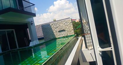 3BRs 5 BathRms avec piscine privée à BKK, 3 km du métro, 9 km de l'aéroport de BKK