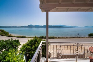 Doppelzimmer, 1 Queen-Bett | Blick vom Balkon