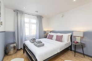 Free WiFi, bed sheets - My London Suite (London)