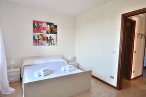 3 bedrooms, iron/ironing board, cots/infant beds, free WiFi - Apartment Rosa Sweet Sara With Pool (Lazise)
