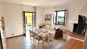 Apartment, 3 Bedrooms | Living area - Apartment Rosa Sweet Sara With Pool (Lazise)