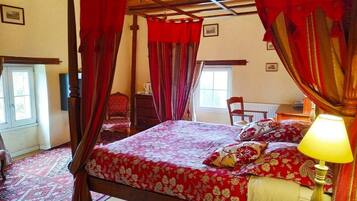 Familie maisonnette (Tour) | Individueel gedecoreerd, gratis wifi, beddengoed