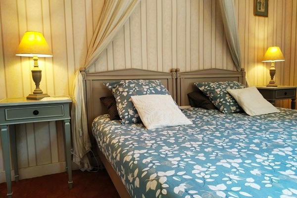 Habitación clásica con 1 cama doble o 2 individuales (Louis) | Decoración individual, wifi gratis, ropa de cama