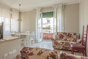 アパートメント 2 ベッドルーム | リビング エリア