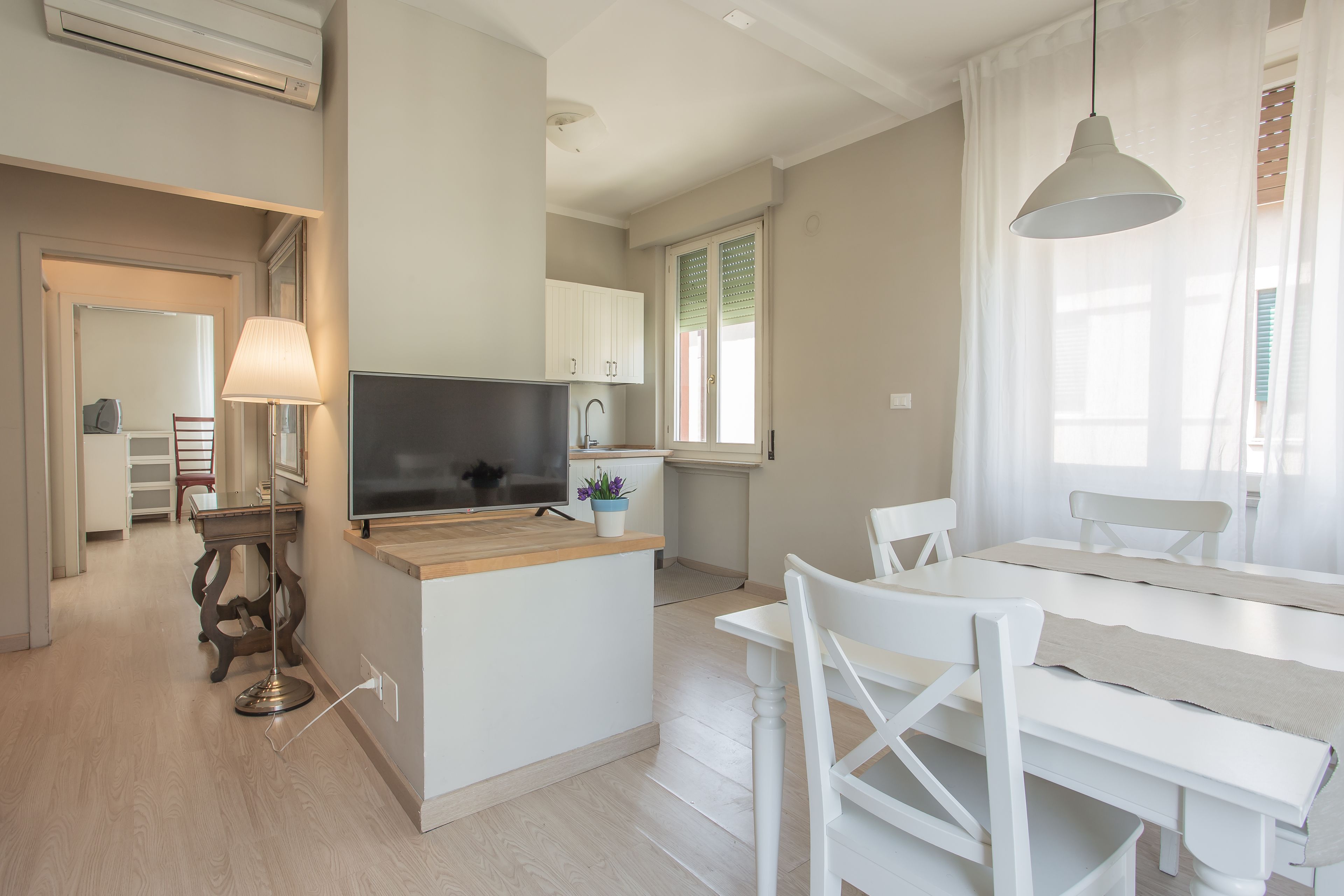 Apartment, 2 Schlafzimmer | Essbereich im Zimmer