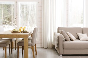 Small Villa | Oppholdsområde | Peis
