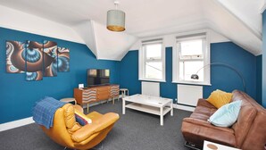 Superior-Apartment, eigenes Bad, Stadtblick | Lounge
