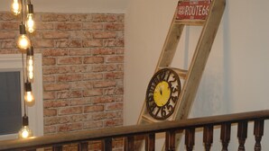 Superior-Apartment, eigenes Bad, Stadtblick | Innenbereich