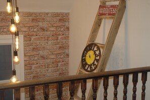 Superior-Apartment, eigenes Bad, Stadtblick | Innenbereich