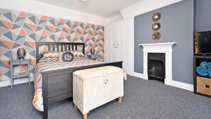 Superior-Apartment, eigenes Bad, Stadtblick | 2 Schlafzimmer