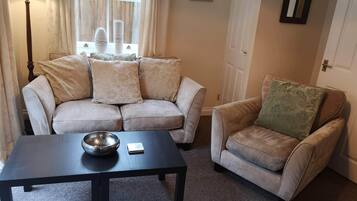 Maison Familiale, salle de bains privée | Bar lounge