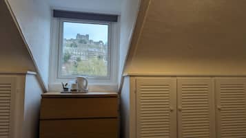 Basic Μονόκλινο Δωμάτιο, Κοινόχρηστο Μπάνιο (Loft Room Single room-10) | 1 υπνοδωμάτιο