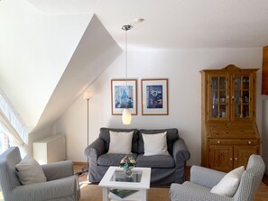 Unclassified image, 4 of 16, button