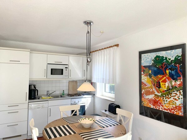 Køleskab, mikrobølgeovn, ovn, opvaskemaskine