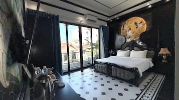 Deluxe Double Room | Bar mini, meja, kalis bunyi, Wi-fi percuma