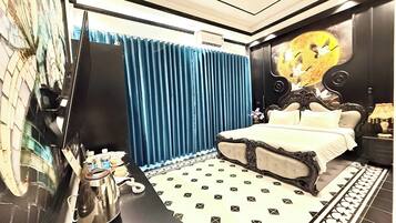 Minibar, escritorio, sistema de insonorización y wifi gratis